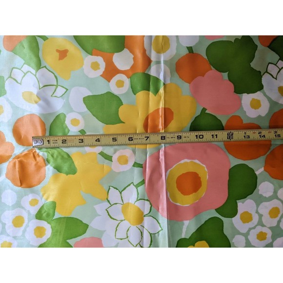 Vintage Mid Century‎ Large Scale Floral Satin Fabric Marimekko-like 44" by 120" - Picture 4 of 9